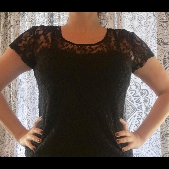 Lacy black top - Picture 5 of 5